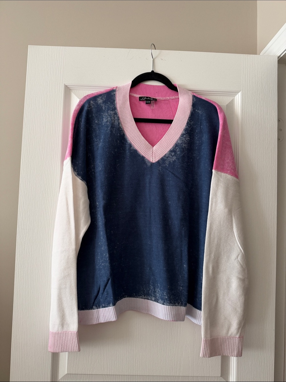 CHARLIE B Pink, Navy & White V-Neck Colorblock Sweater